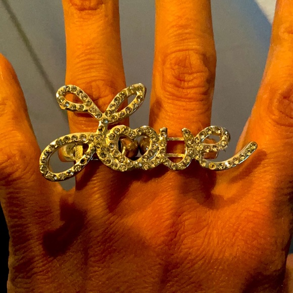 Fun Ring with elastic ring sizes so fits everyone - Picture 4 of 4